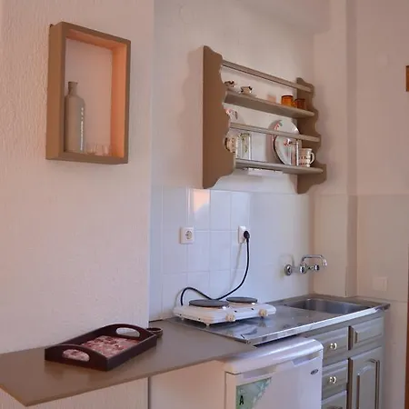 Anna George Studios Stafylos