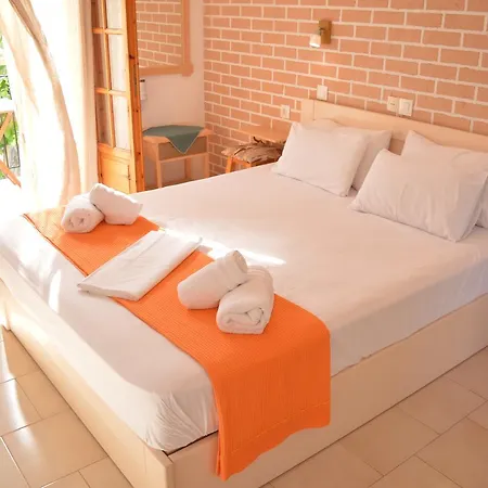 Anna George * Stafylos