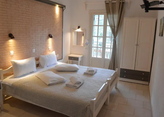 דירה Anna George *