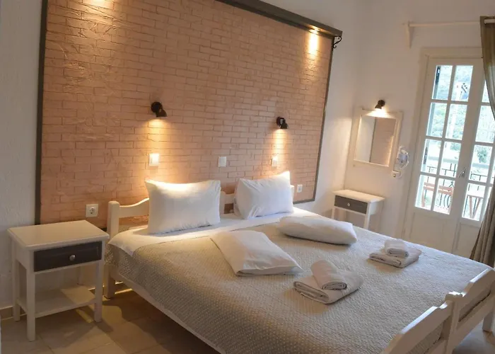 Anna George סטפילוס