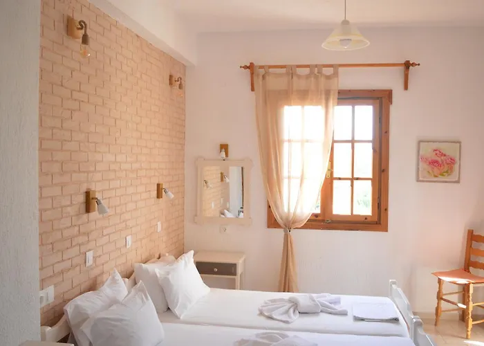 Anna George * Stafylos